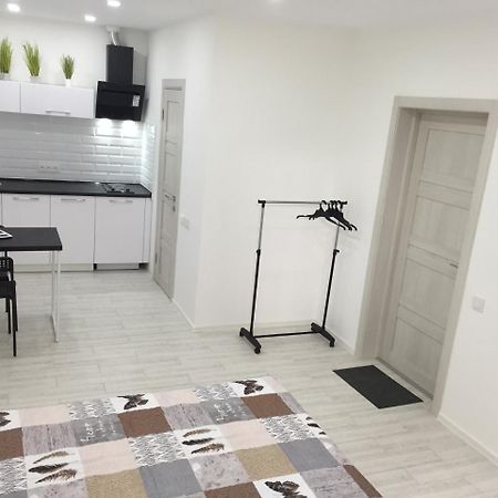 Small Underground Apartment At The Center Χερσών Εξωτερικό φωτογραφία