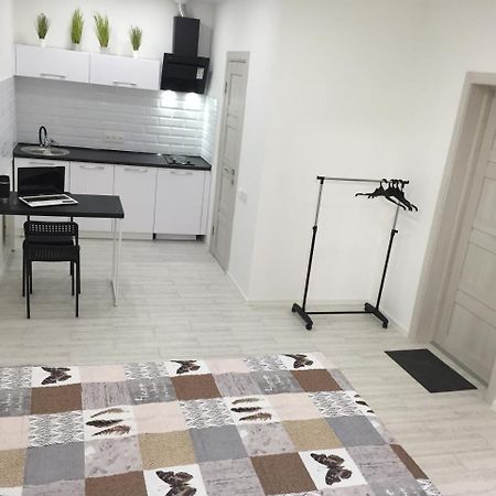 Small Underground Apartment At The Center Χερσών Εξωτερικό φωτογραφία