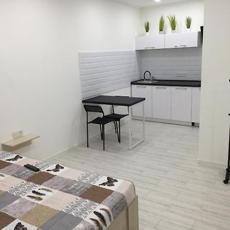 Small Underground Apartment At The Center Χερσών Εξωτερικό φωτογραφία