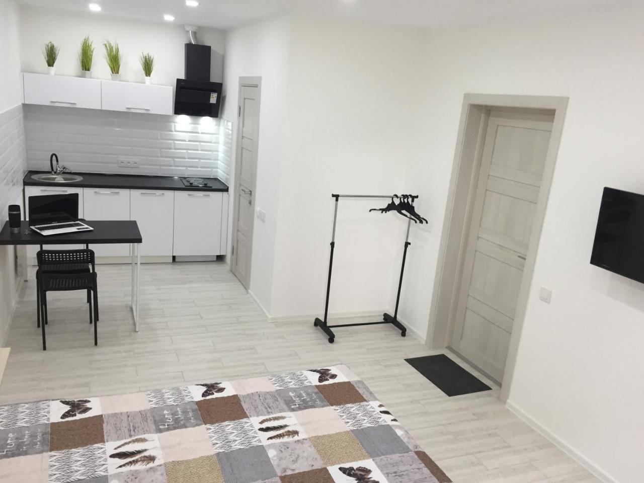 Small Underground Apartment At The Center Χερσών Εξωτερικό φωτογραφία