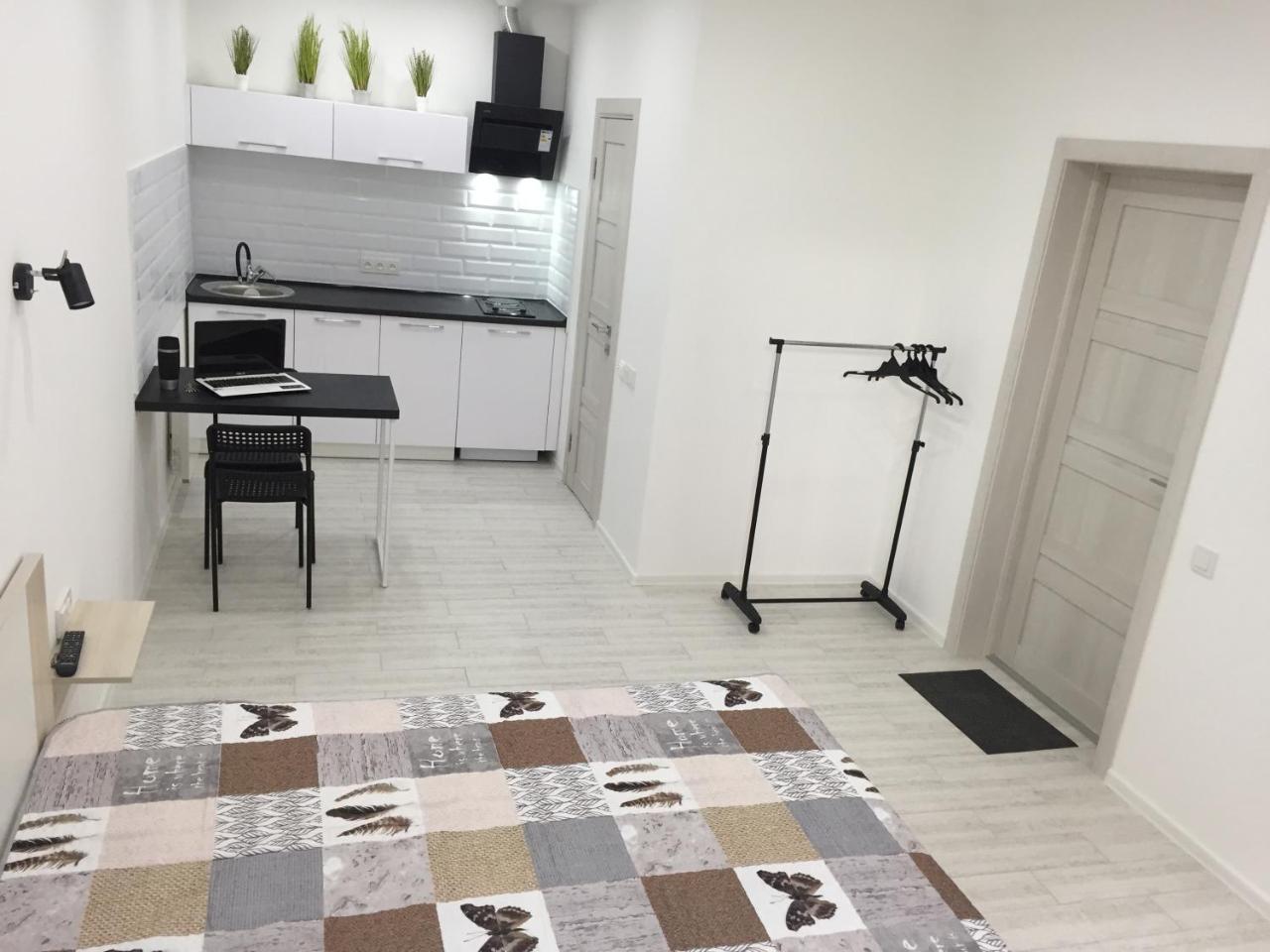 Small Underground Apartment At The Center Χερσών Εξωτερικό φωτογραφία