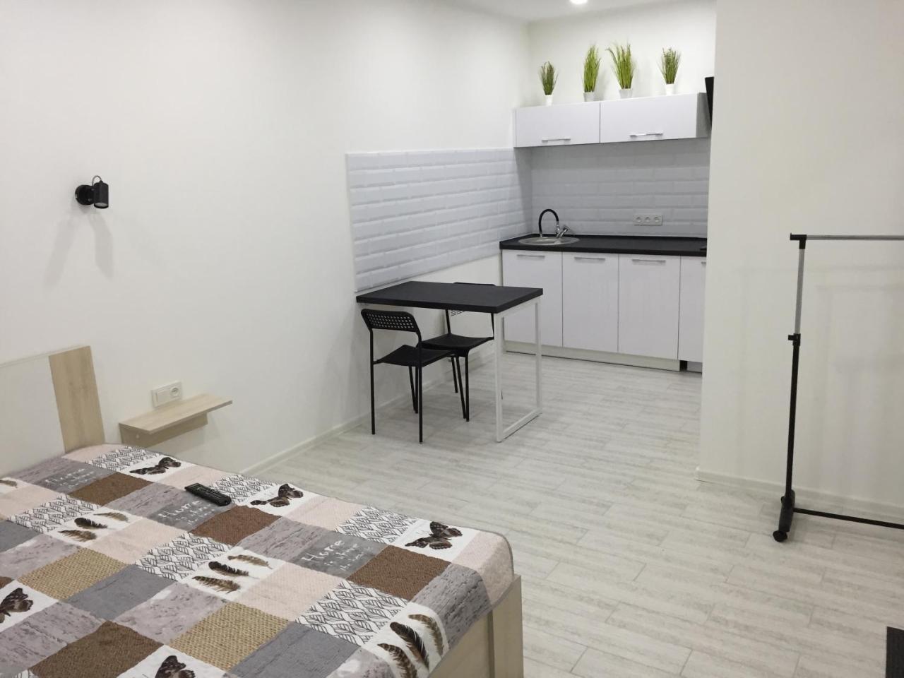 Small Underground Apartment At The Center Χερσών Εξωτερικό φωτογραφία